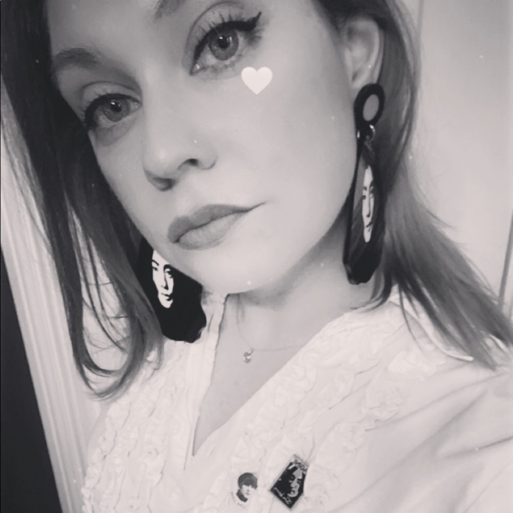 Meet your Posher, Addy